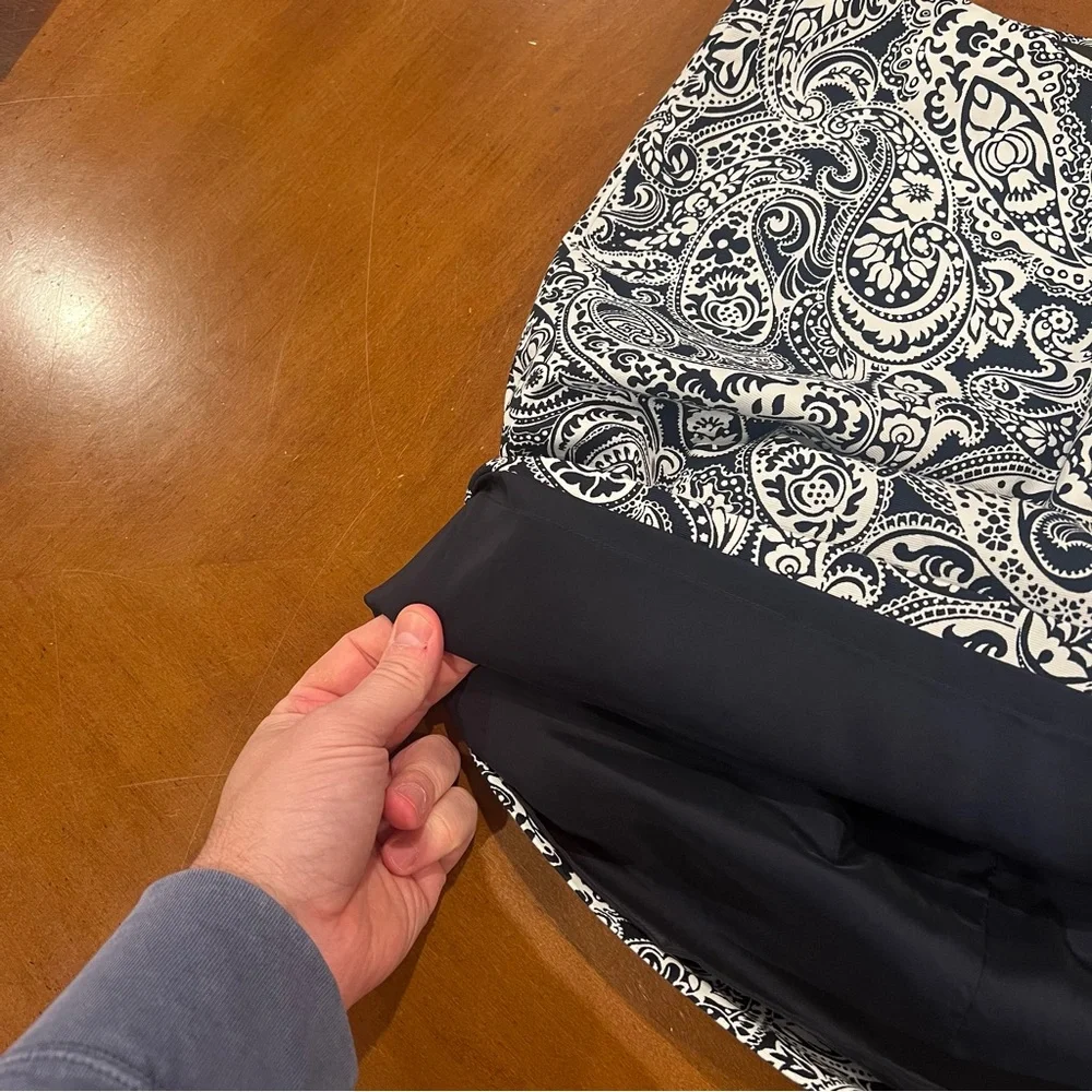 NEW $70 Talbots Women’s Navy/White Paisley Print Mini Skirt Size 8 Stretch - Picture 8 of 14